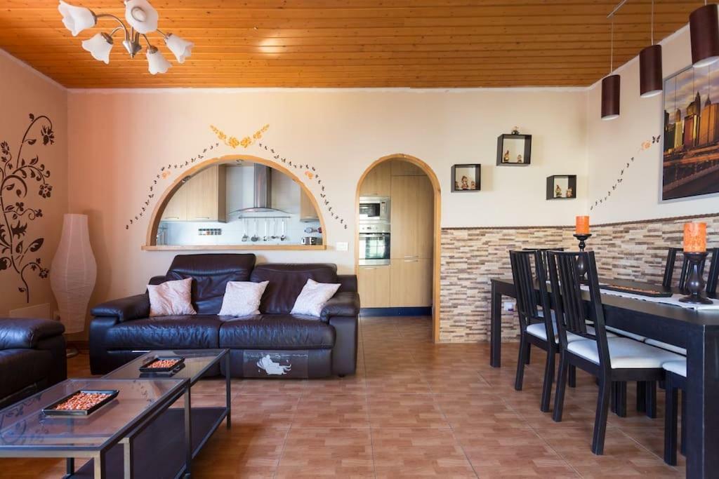 סן איסידרו Villa Blanca Tenerife - Complete House - Terrace And Bbq, 5 Minutes From The Beach And Airport מראה חיצוני תמונה